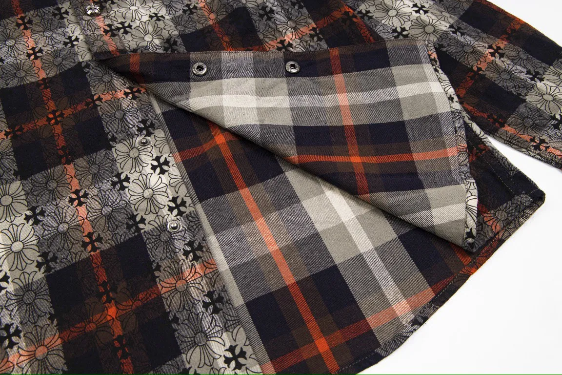 🅿️260 Chrome Hearts classic cashew flower cross all-over printed jacquard long-sleeved top couple casual shirt 1️⃣Customized original jacquard fabric, high-quality pure cotton jacquard plaid fabric, soft and comfortable to the touch, a very high-quality fabric! 2️⃣The details of the workmanship are perfectly controlled. The lining is made of vest hemming, and the cuffs are made of double cross leather labels. It is different from the ordinary version. The collar is also designed with interlining, which shows high-end fashion and personality. The style is fashionable, simple and elegant, and it is a very versatile jacket! 4⃣️Complete accessories, all customized with original versions! Same style for men and women Color: cashew red Size: S, M, L, XL